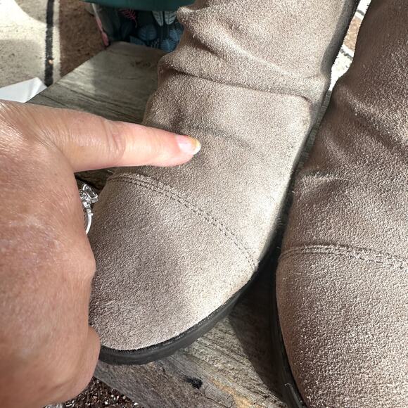 White Mountain Suede Leather Block Heel Ankle Boots 7.5 Neutral Minimalist Chic - Picture 5 of 9